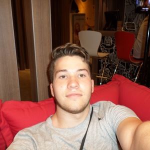 Meet your Posher, Cholo